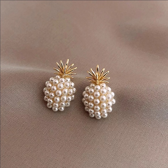 Pineapple pearl earrings - Picture 6 of 8
